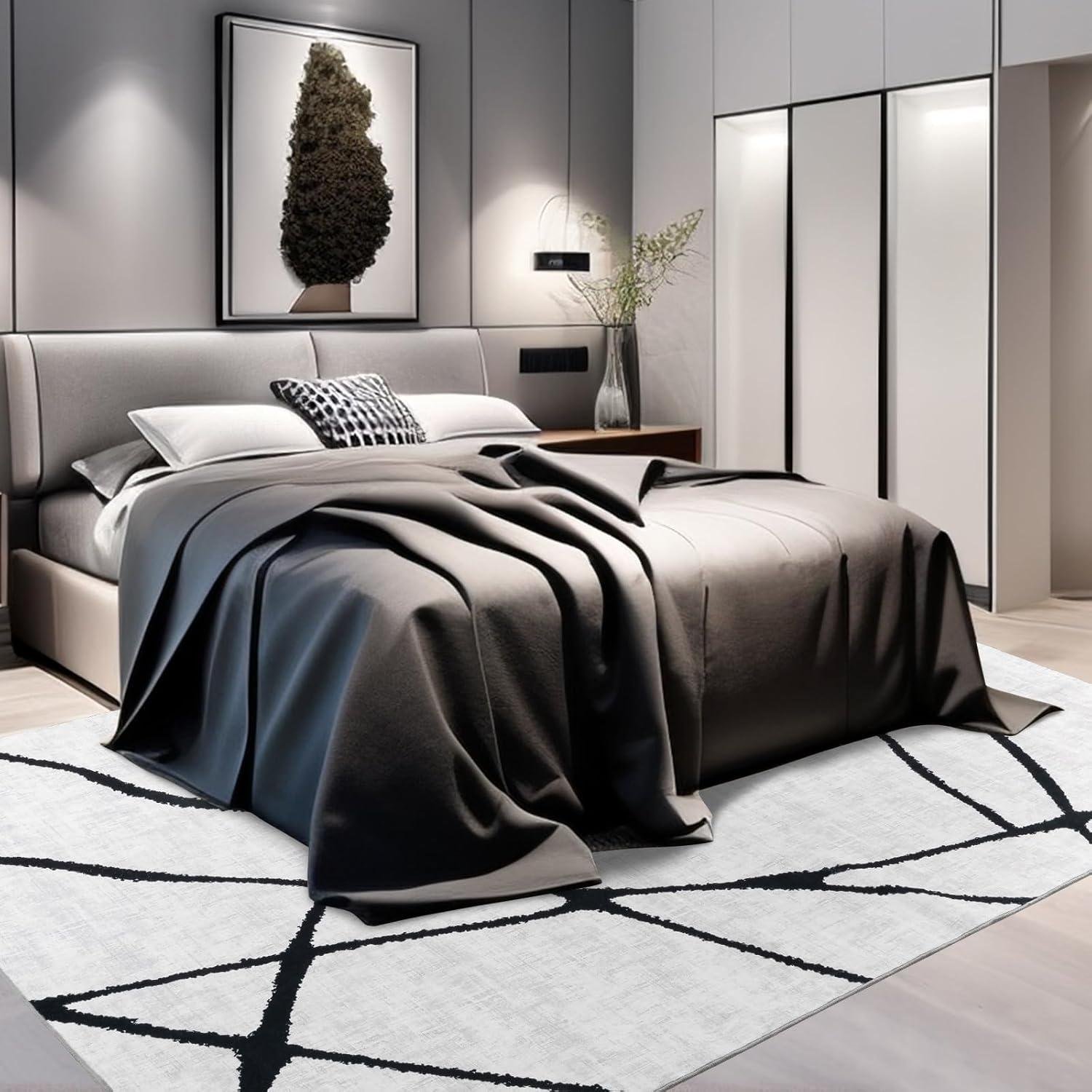 Our Honest Review of the YIHOUSE Modern Black & White Rug